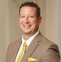 Dr. Lars Farabee
